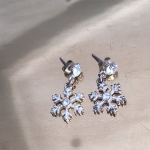 Crystal snow flake earring